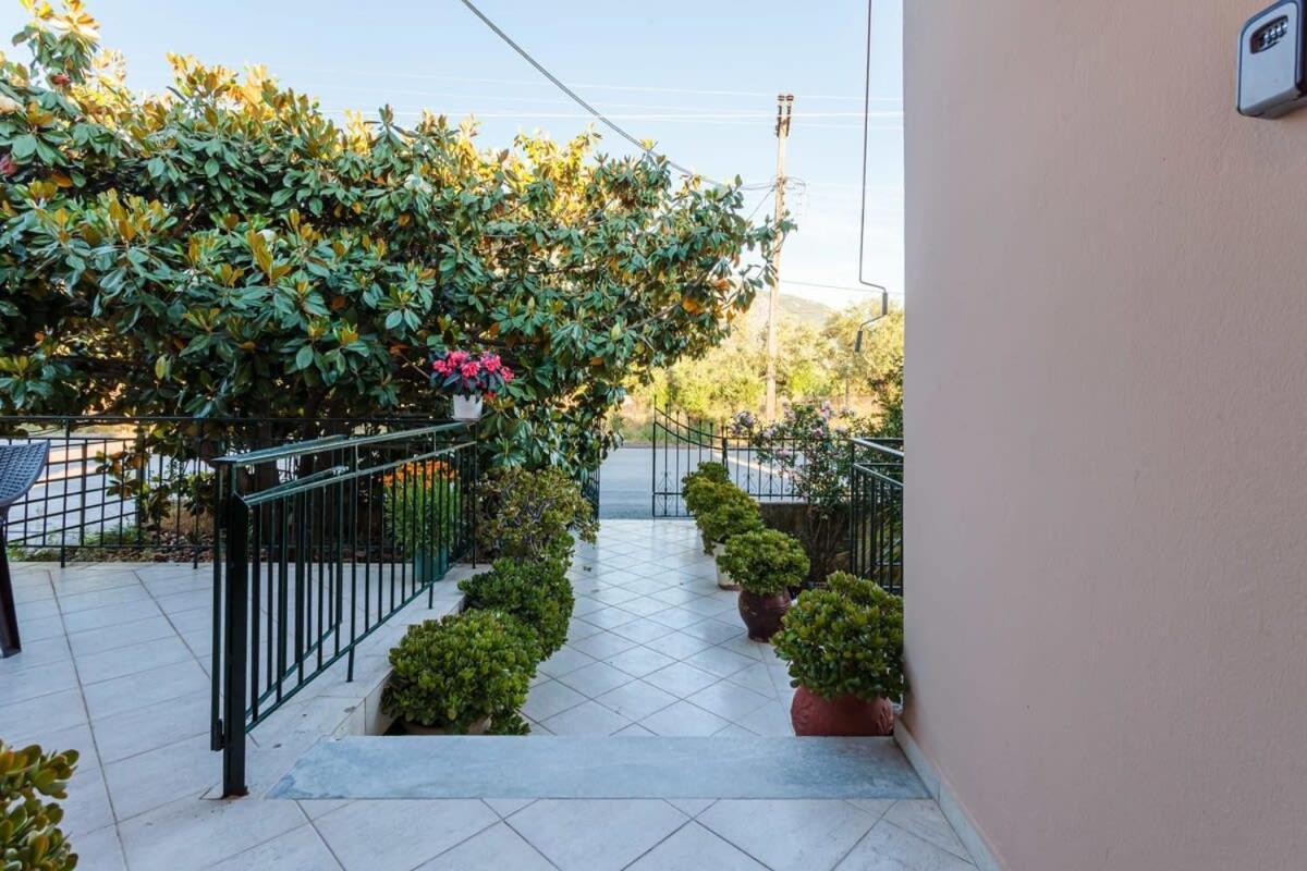 Stylish Seaside Home - Fully Equipped, Big Terrace Kalamata Esterno foto