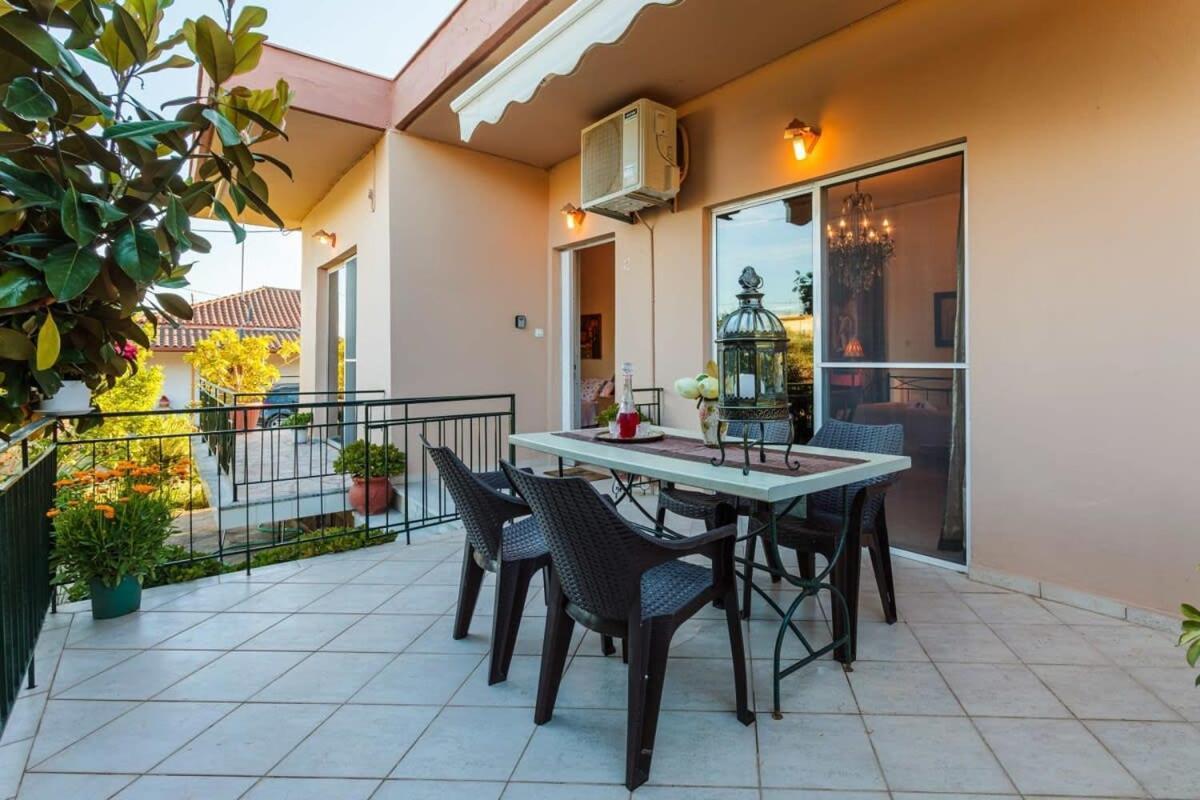 Stylish Seaside Home - Fully Equipped, Big Terrace Kalamata Esterno foto