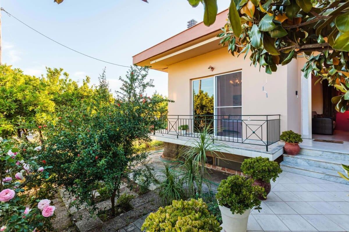 Stylish Seaside Home - Fully Equipped, Big Terrace Kalamata Esterno foto