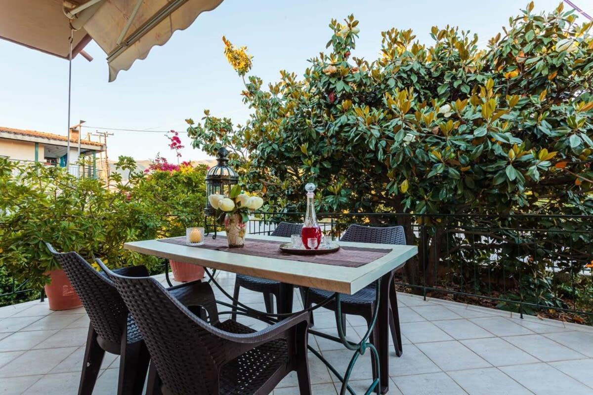 Stylish Seaside Home - Fully Equipped, Big Terrace Kalamata Esterno foto