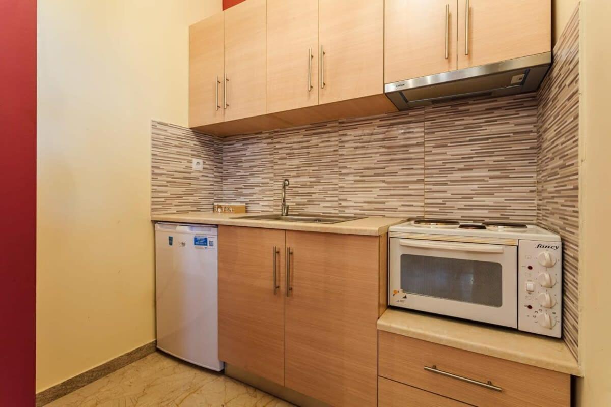 Stylish Seaside Home - Fully Equipped, Big Terrace Kalamata Esterno foto