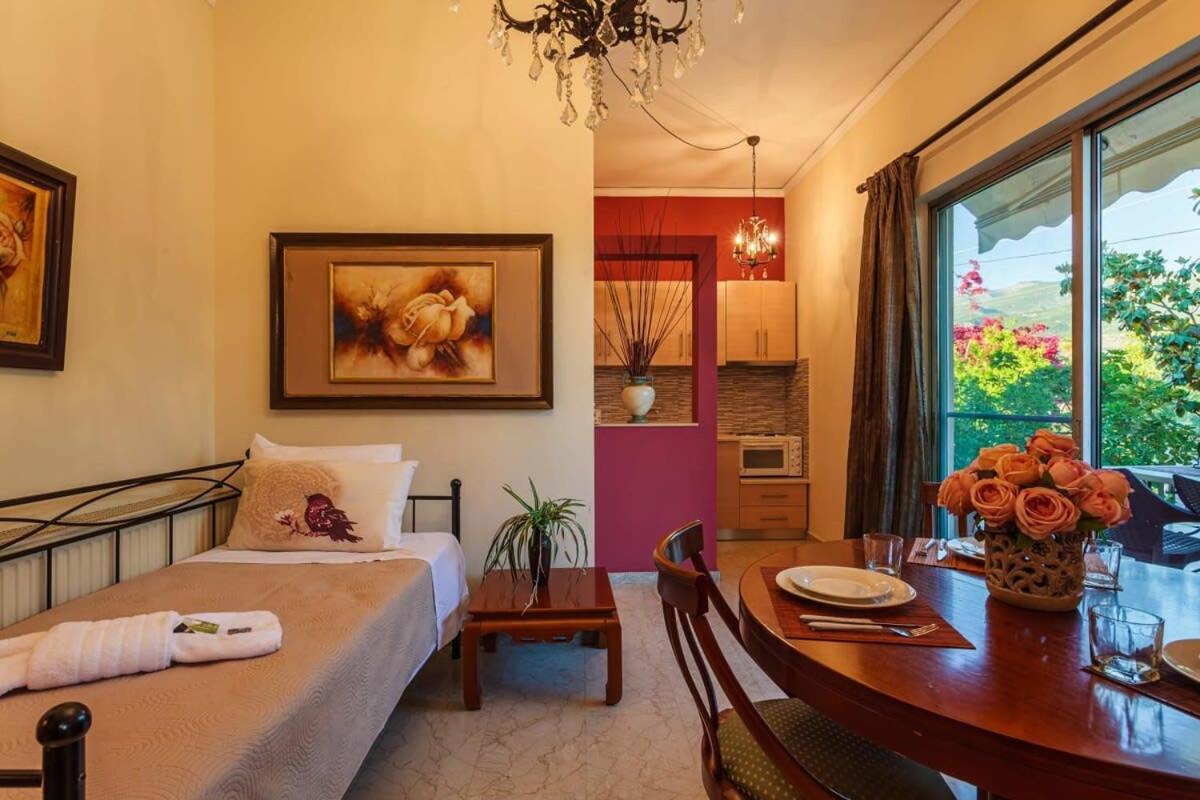 Stylish Seaside Home - Fully Equipped, Big Terrace Kalamata Esterno foto