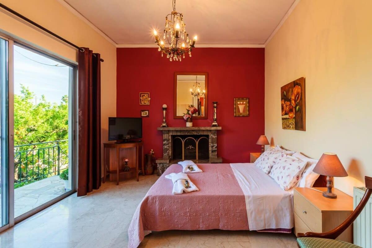 Stylish Seaside Home - Fully Equipped, Big Terrace Kalamata Esterno foto